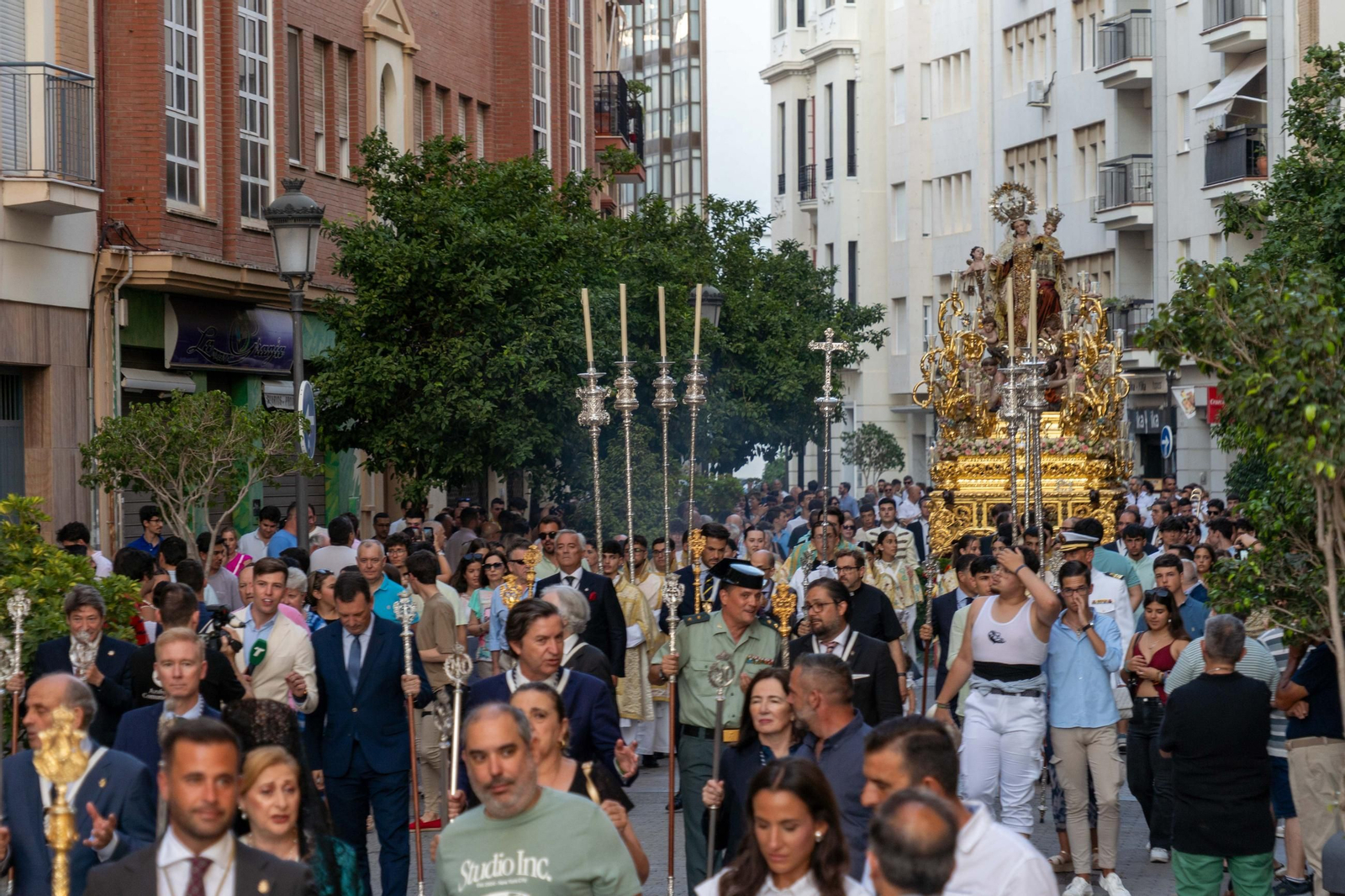 Imágenes de la procesión La Virgen del Carmen por las calles de Huelva
