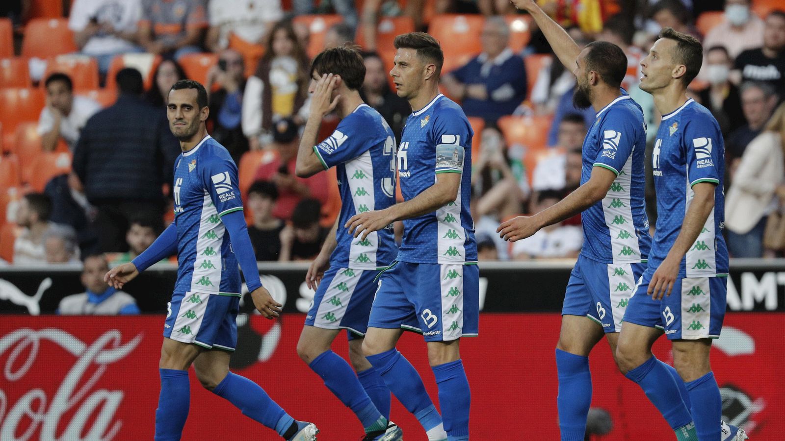 Borja Iglesias celebra su gol.