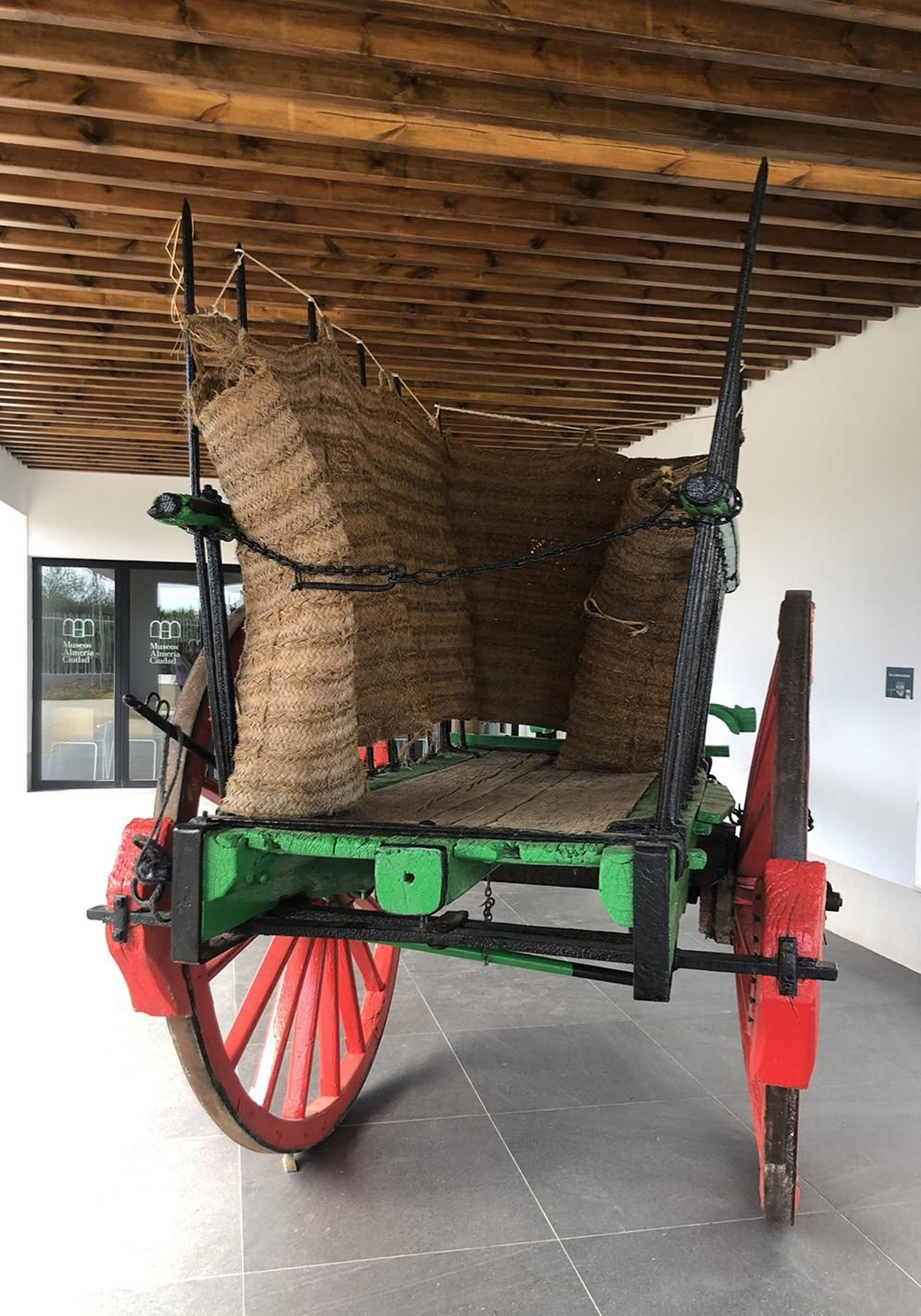 Carro preparado para ser tirado por mulas o bueyes
