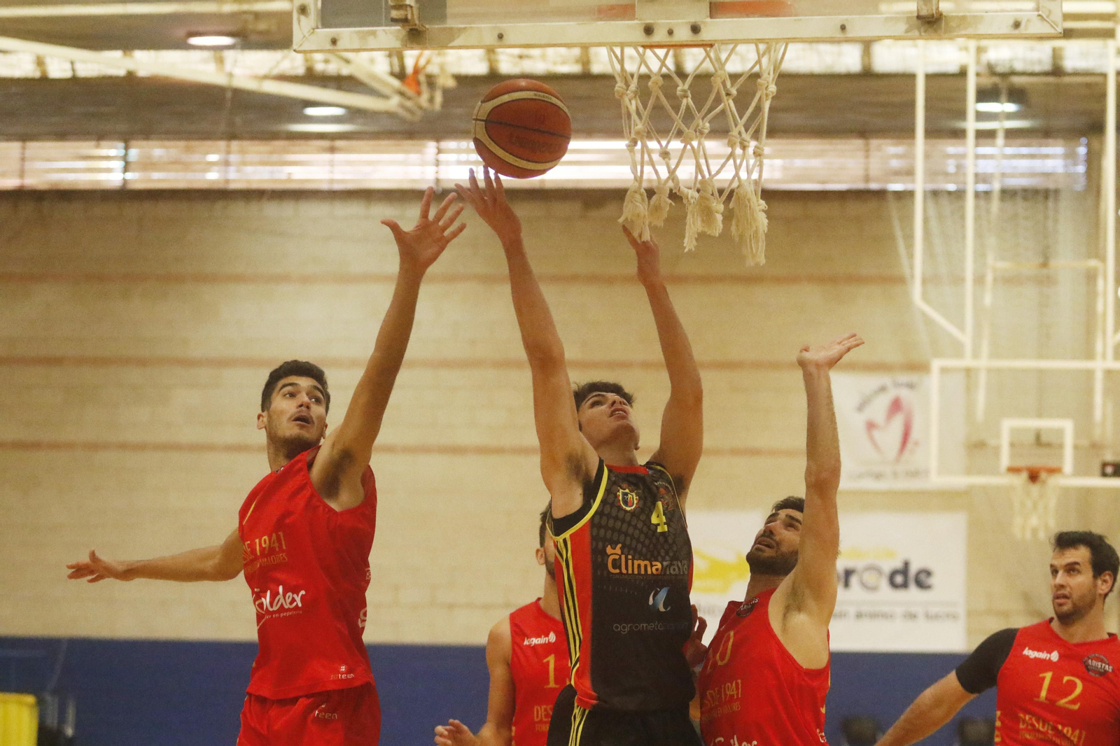 Las mejores imágenes de la gran final de la Copa Diputación de baloncesto