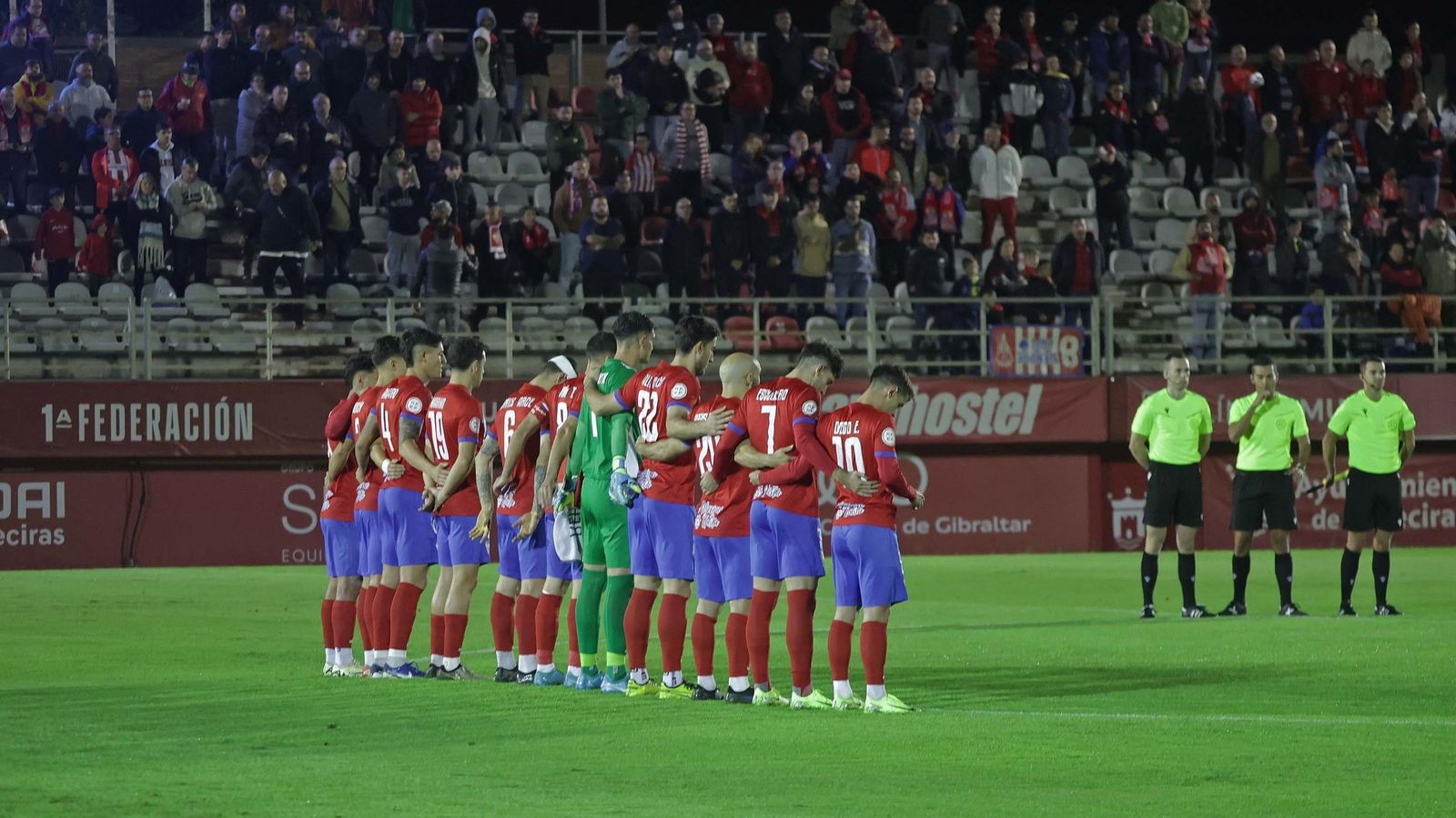 Un once del Algeciras, antes de un partido en el Nuevo Mirador.