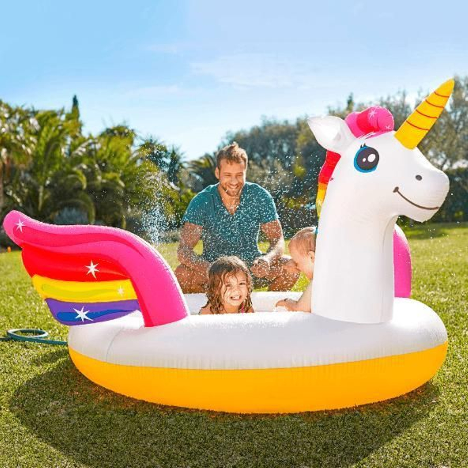 Piscina con pulverizador de Aldi