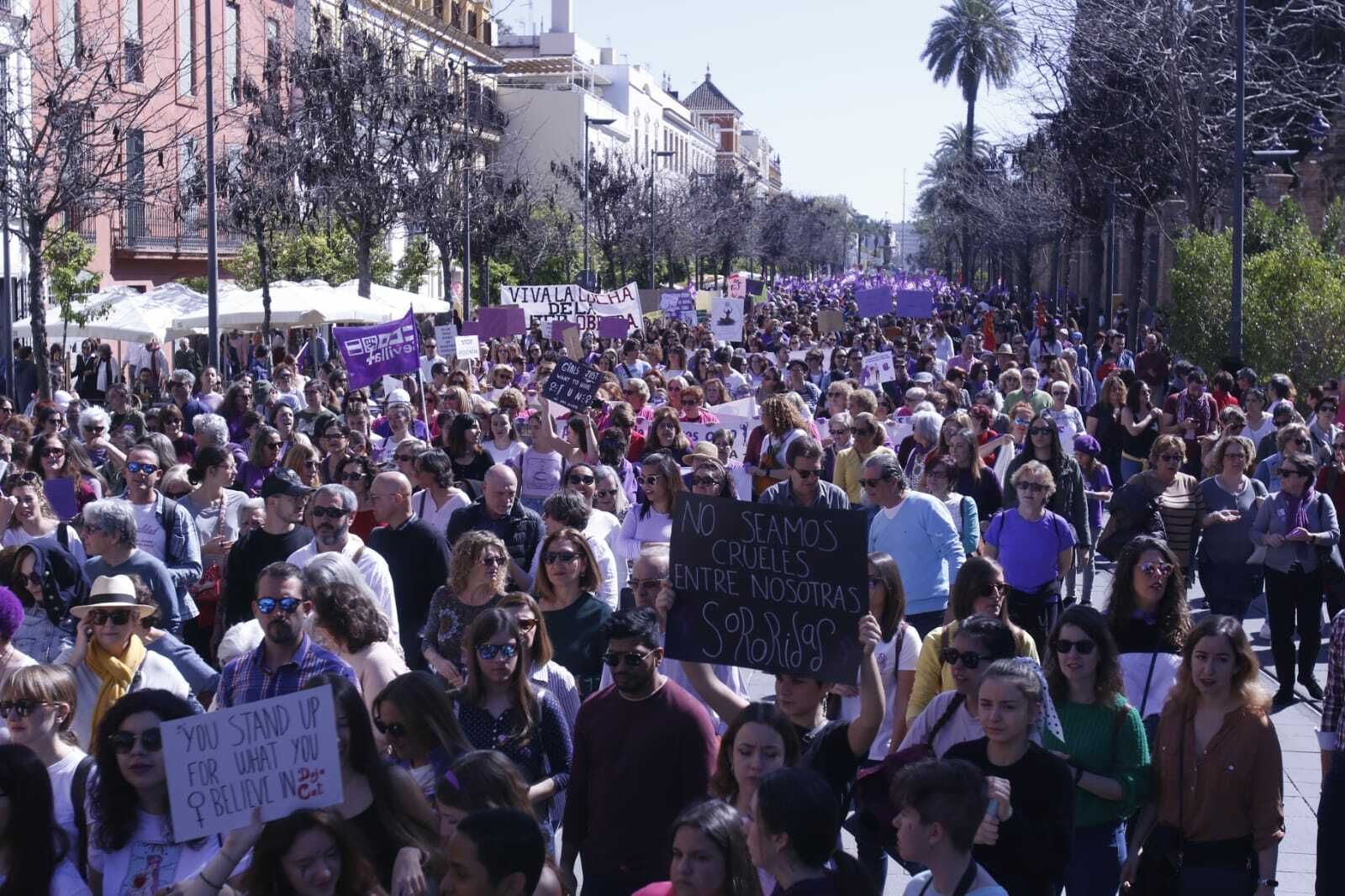 Las imágenes de las manifestaciones del 8M en Sevilla.