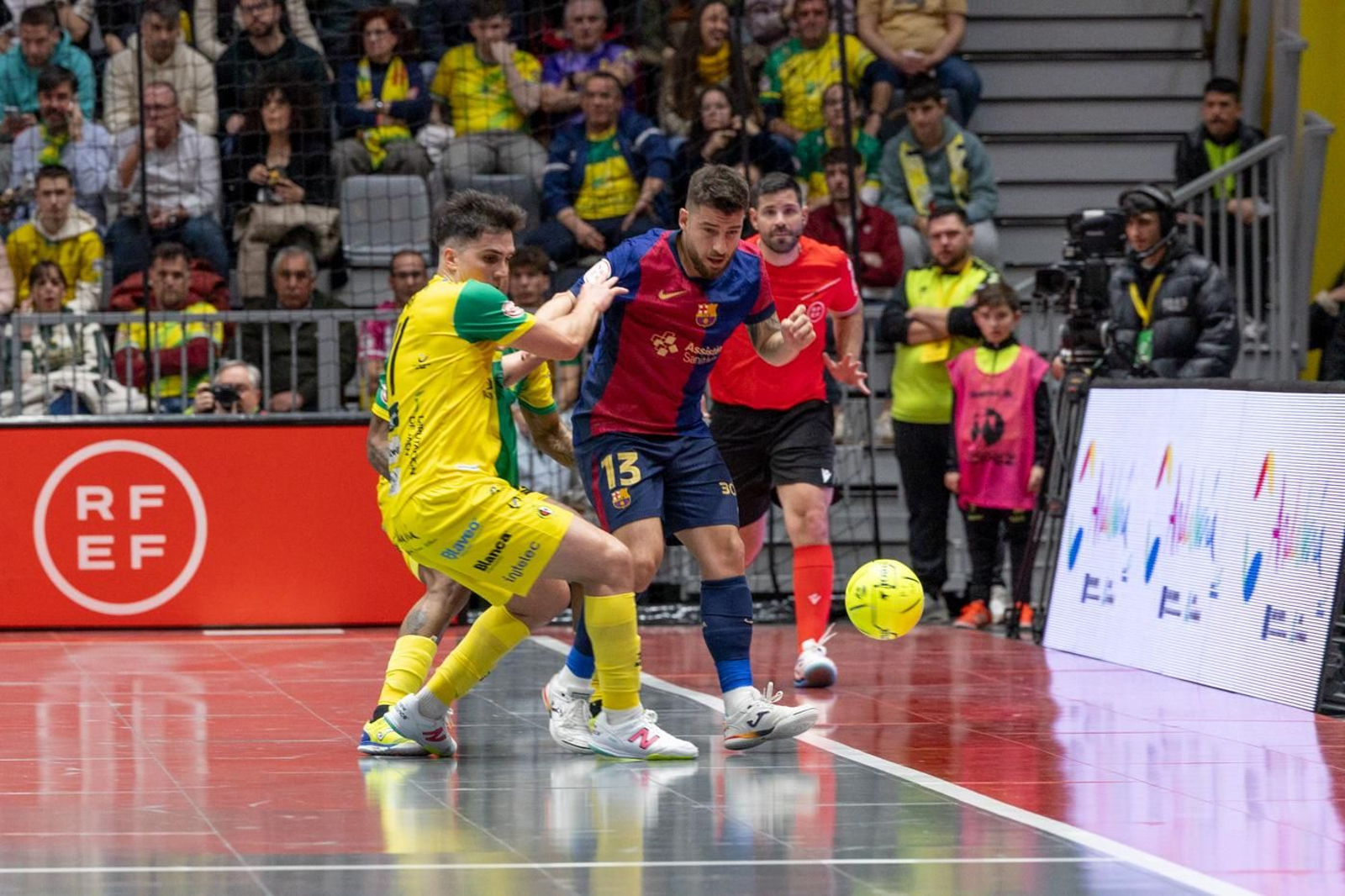 El éxtasis de la victoria copera del Jaén Paraíso Interior FS sobre el Barça, en imágenes