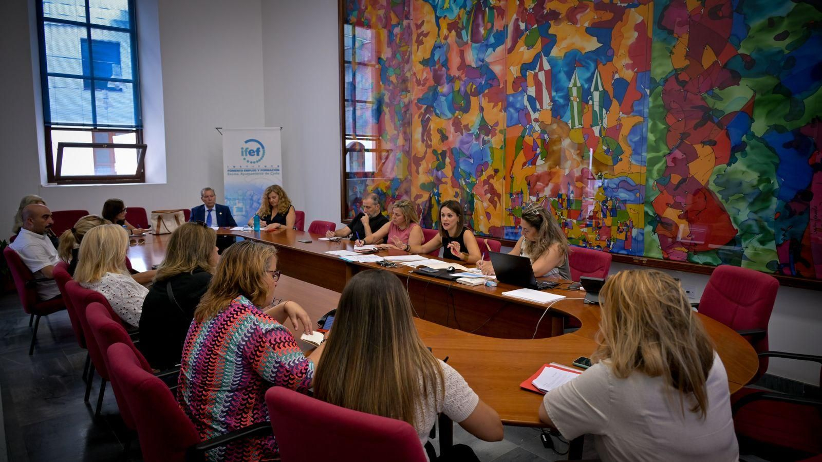La reunión de la Mesa del Turismo celebrada este jueves.
