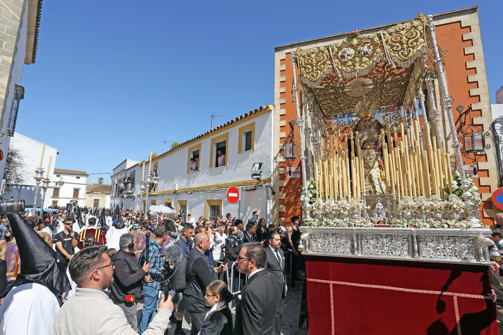 Imágenes de la Hermandad de Santa Marta en el Sábado Santo de Jerez 2025