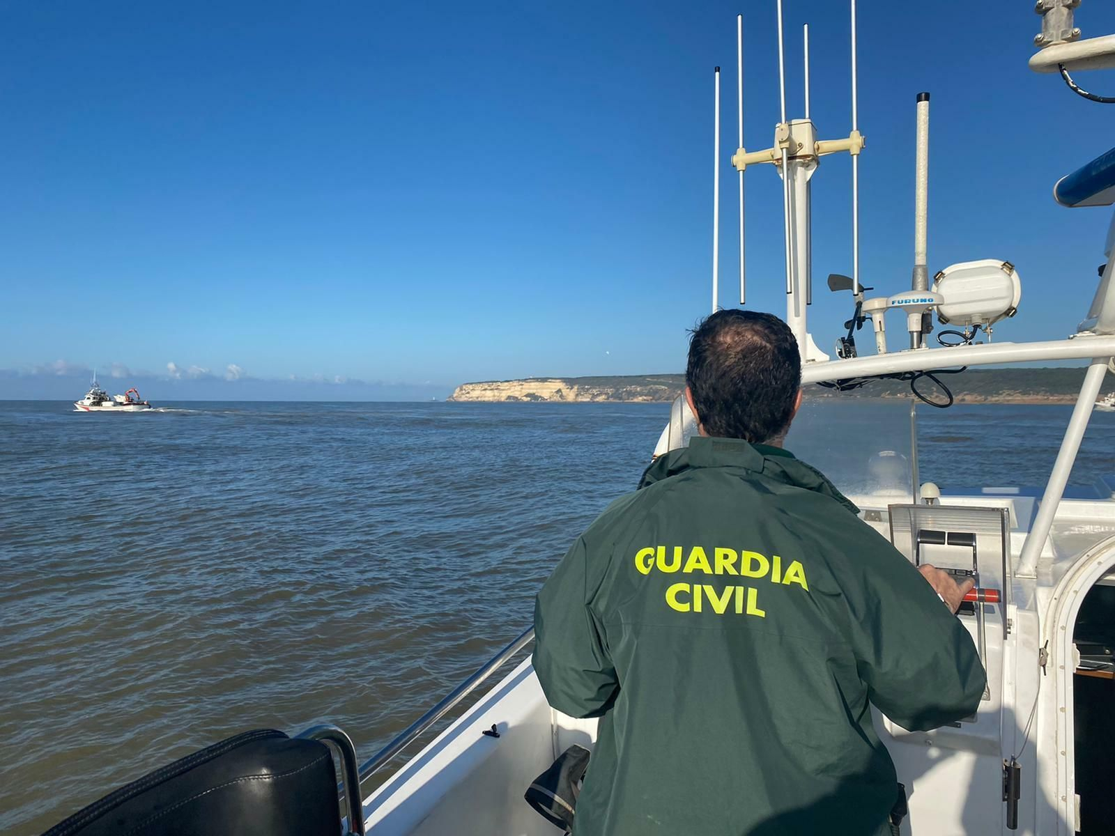 Labores de búsqueda del 'Rúa Mar', este domingo.