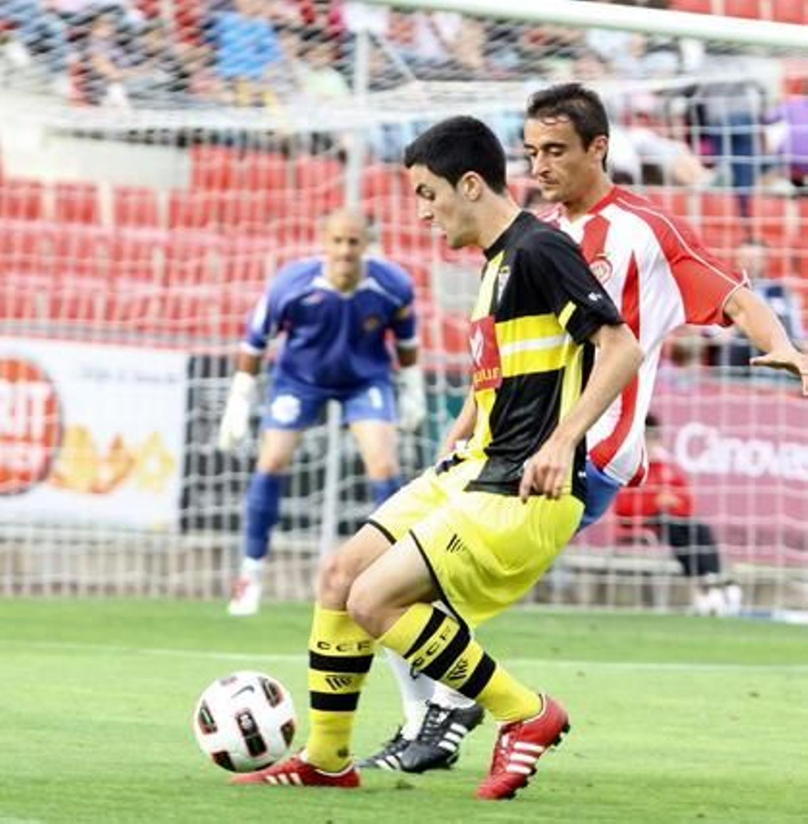 El Córdoba cierra la temporada con un derrota en Girona. / LOF