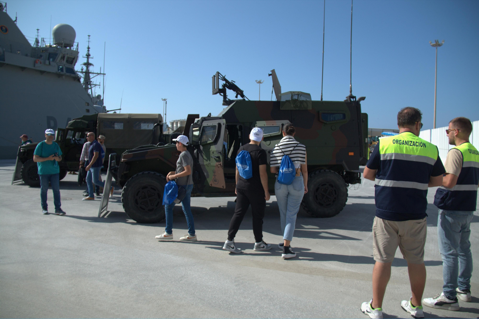 Éxito de participación para ver de cerca el despliegue de las Fuerzas Armadas en Motril