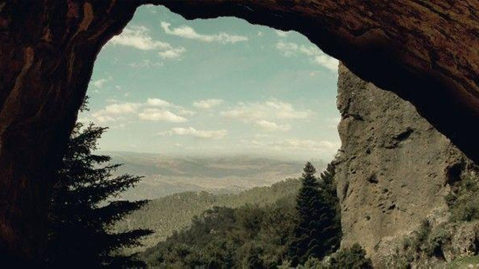 Vistas desde la Cueva del Agua. Vistas desde la Cueva del Agua.