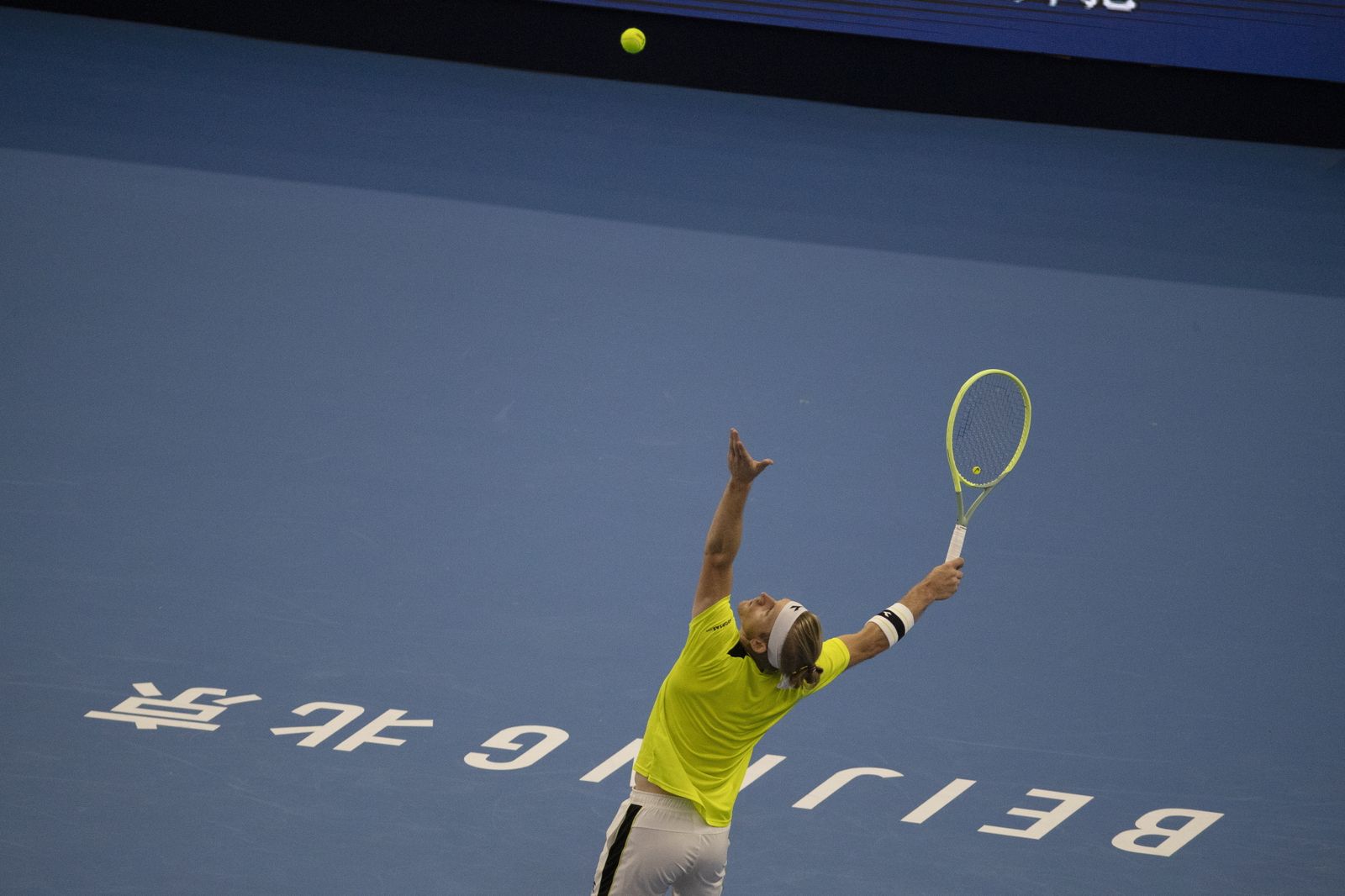 Alejandro Davidovich saca en Pekín.