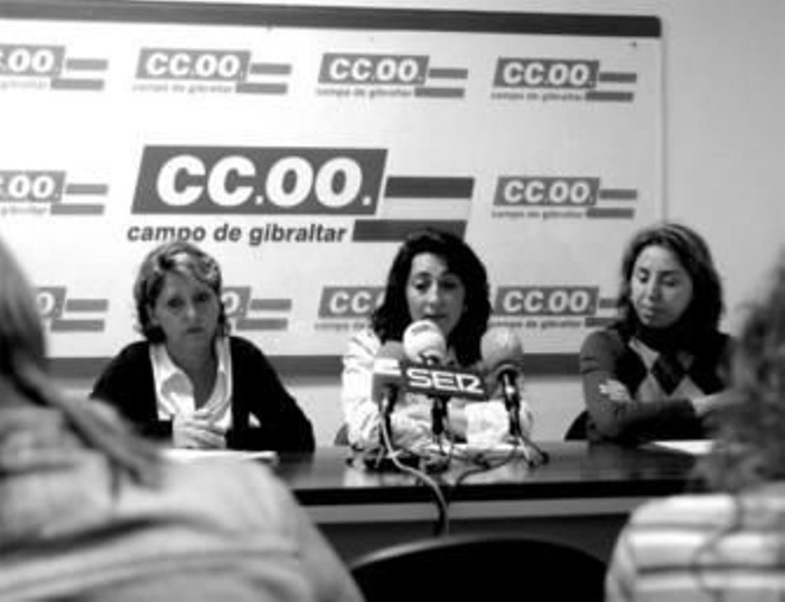 Pilar García, Inmaculada Ortega y Araceli Triano, durante la rueda de prensa, ayer en Algeciras.