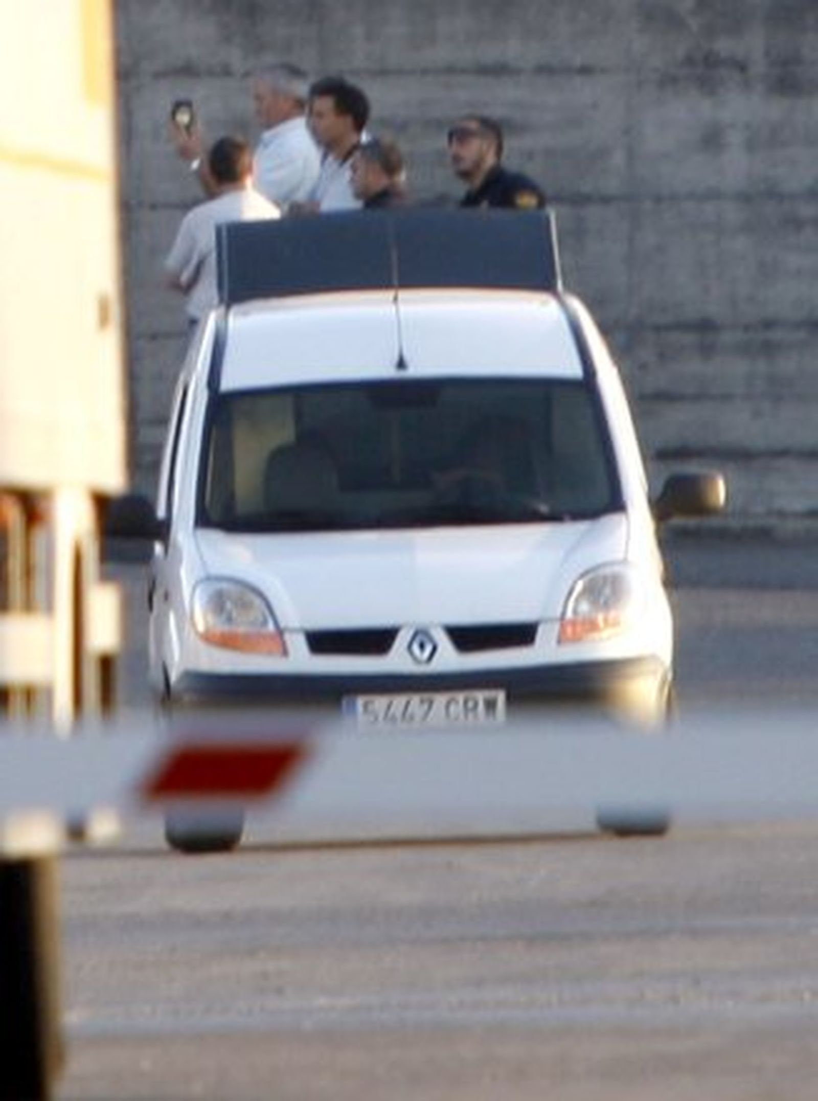 Desactivada una bomba lapa en el coche de un policía que viajó con ella diez kilómetros