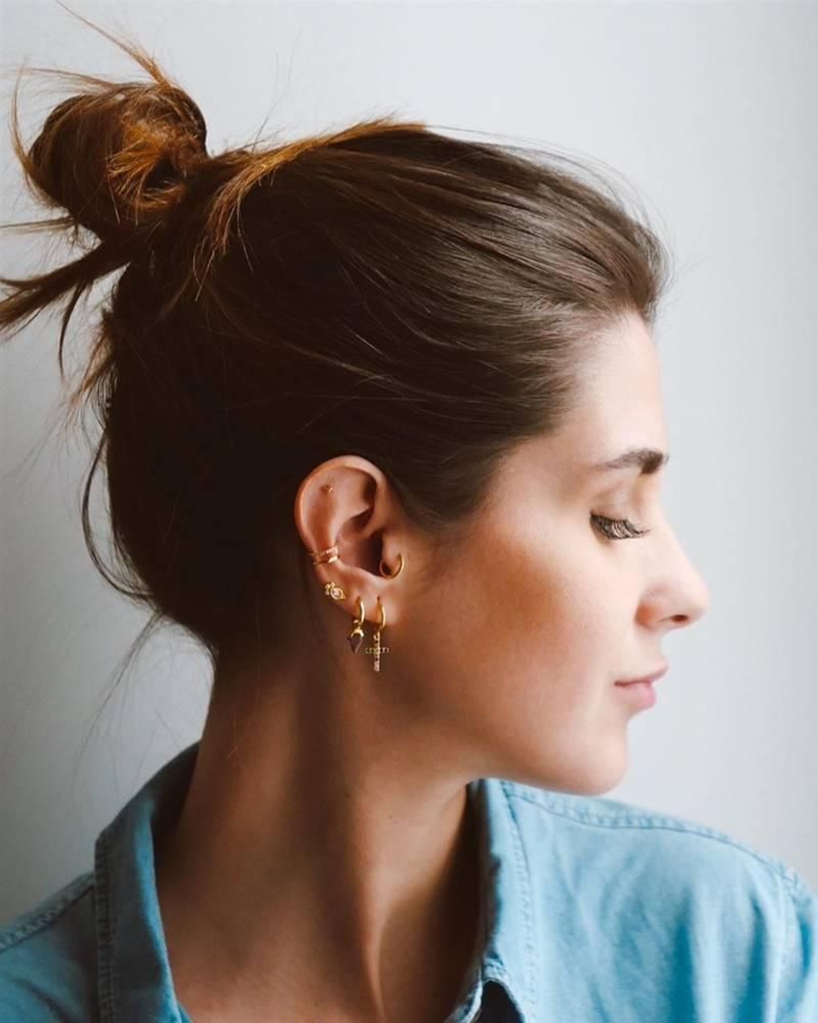 Moño coleta, el peinado más sencillo para esta primavera-verano.