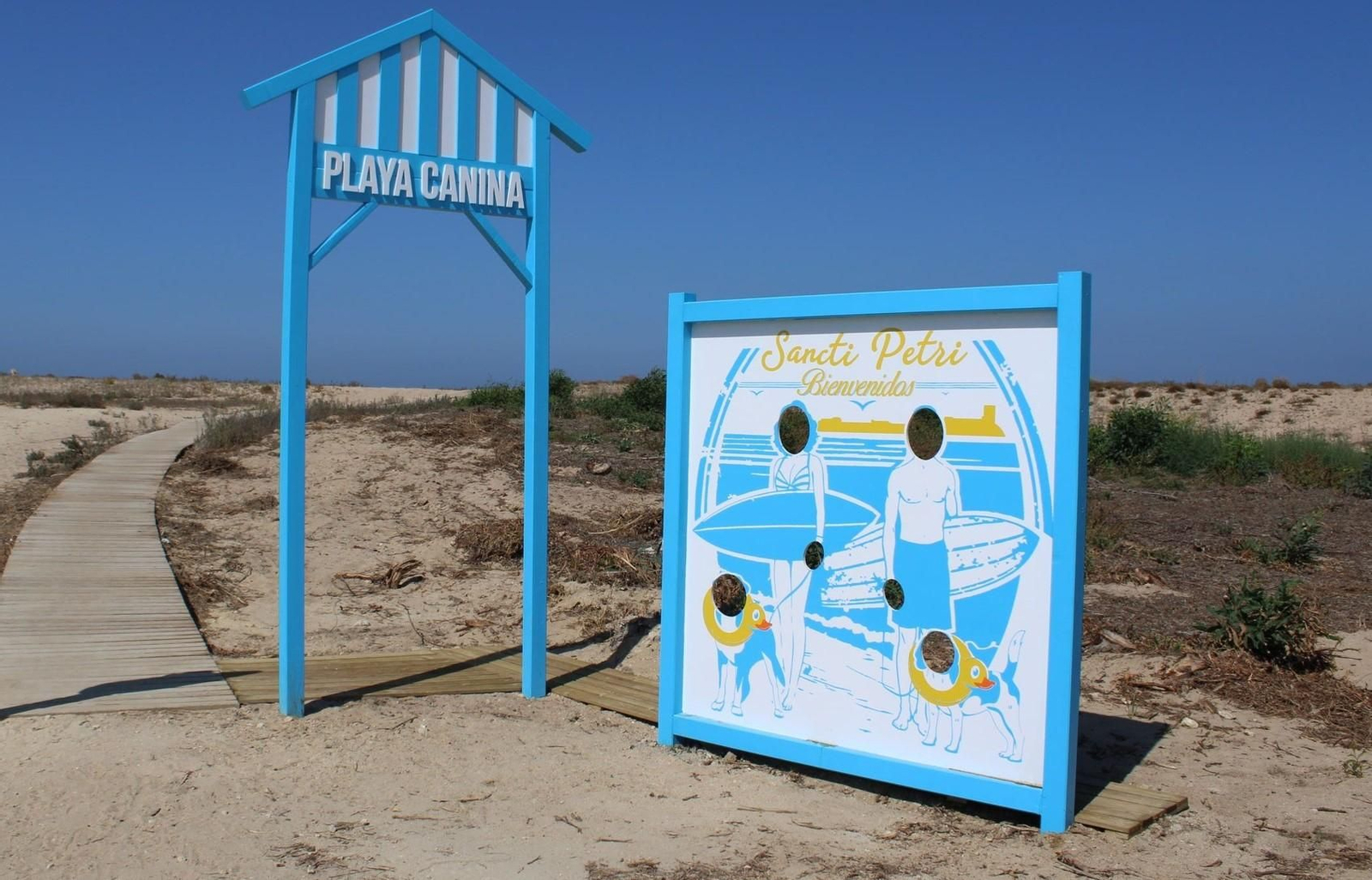 Photocall en la playa canina de Chiclana