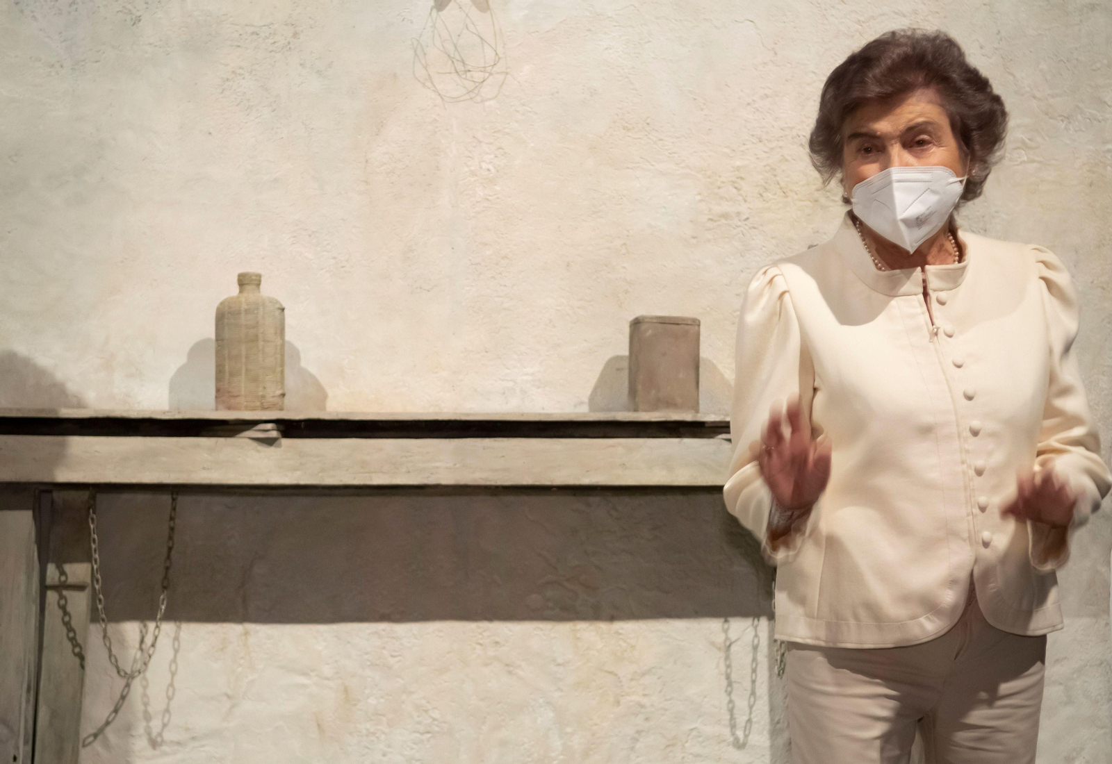 Carmen Laffón en su primera exposición individual en el Museo de Sevilla.