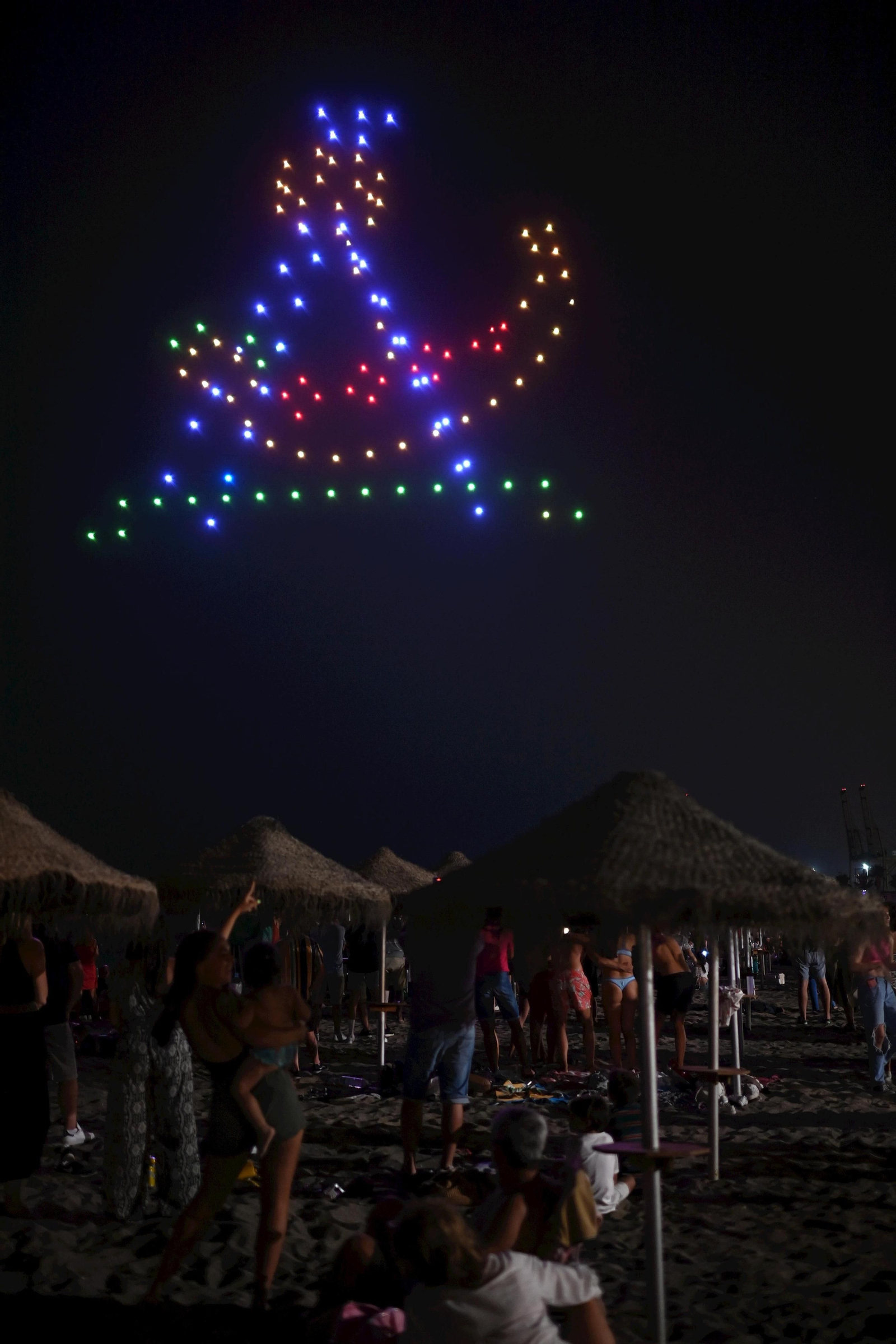 Drones y fuegos artificiales para abrir la Feria de Málaga 2022 (fotos)
