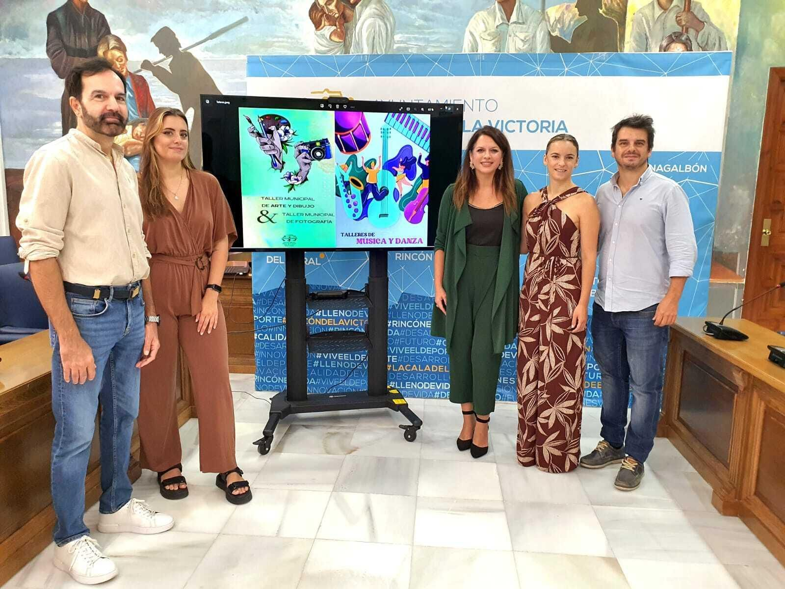 Presentación de los talleres municipales de cultura en Rincón de la Victoria