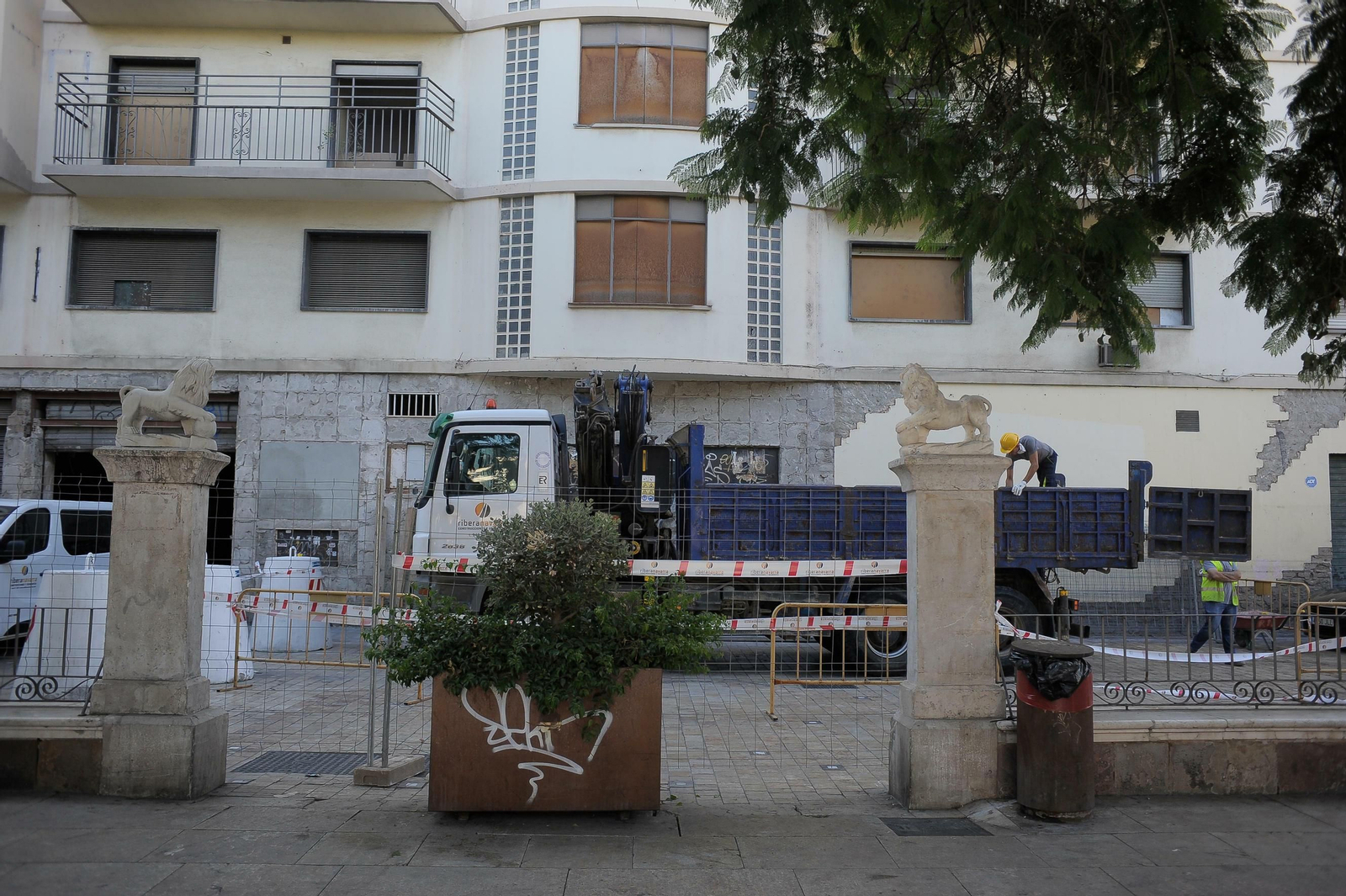 Fotos del comienzo de los trabajos para la demolición del Astoria