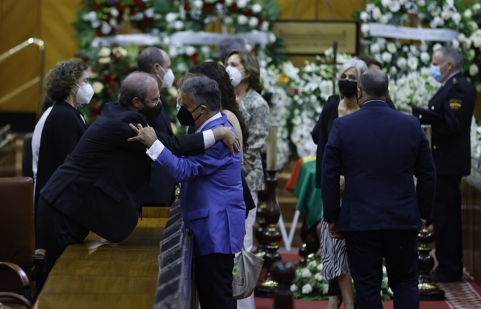Las imágenes de la capilla ardiente de Manuel Clavero en el Parlamento de Andalucía