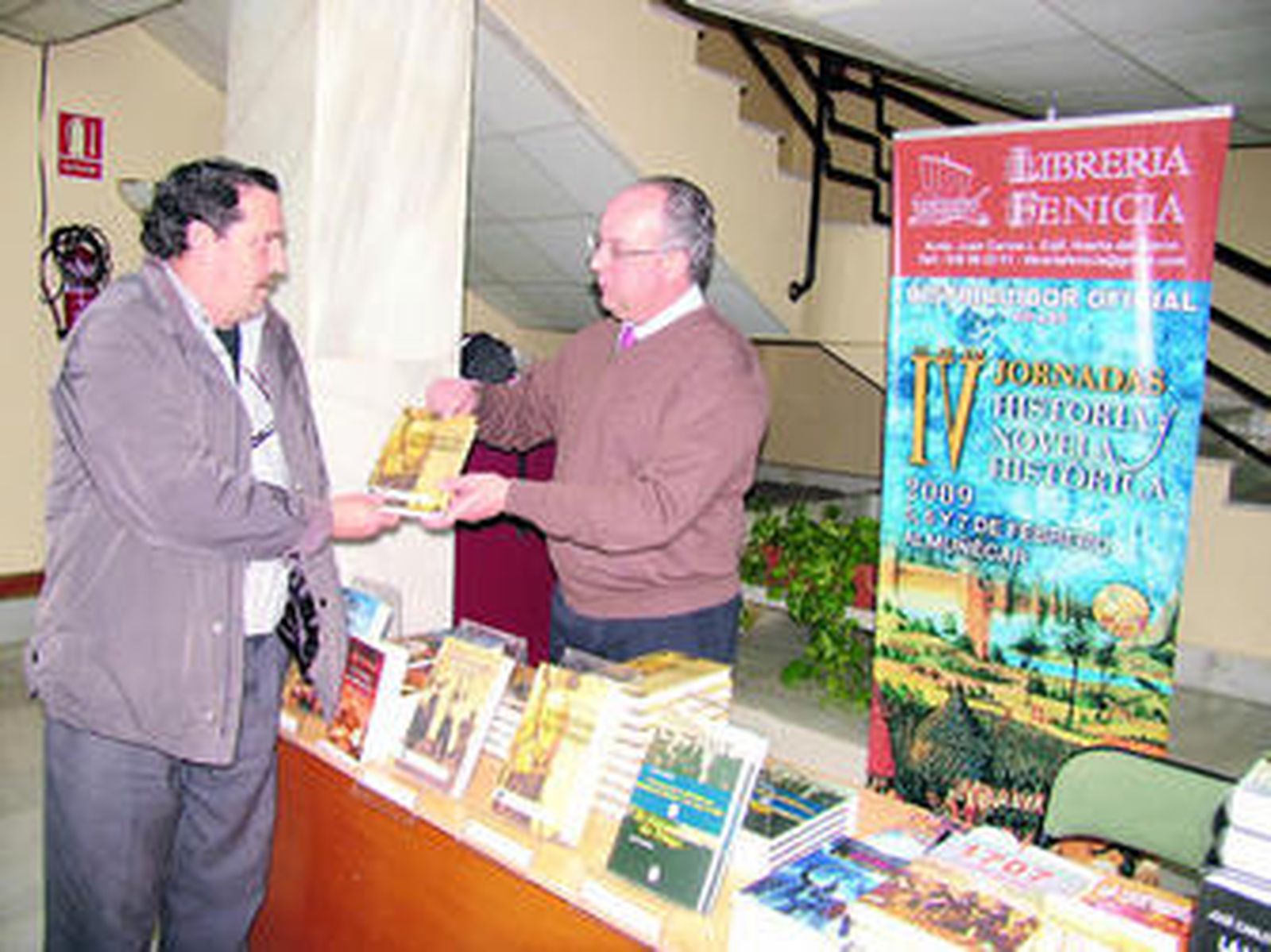 Las jornadas sobre historia y novela histórica reunieron ejemplares de las novedades editoriales del sector.