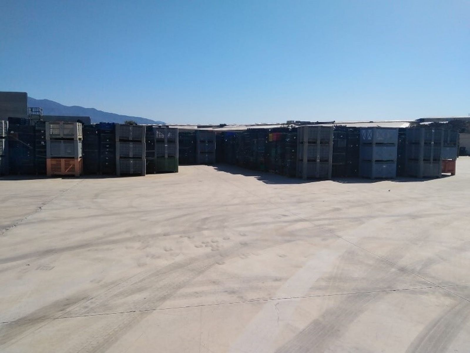 Imagen de la colaboración de La Unión con Plásticos de Dalías.