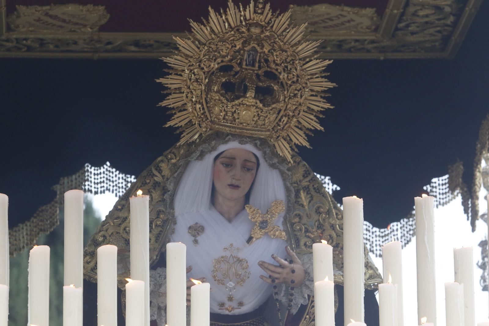 Lunes Santo en Córdoba: La procesión de la Vera-Cruz, en imágenes