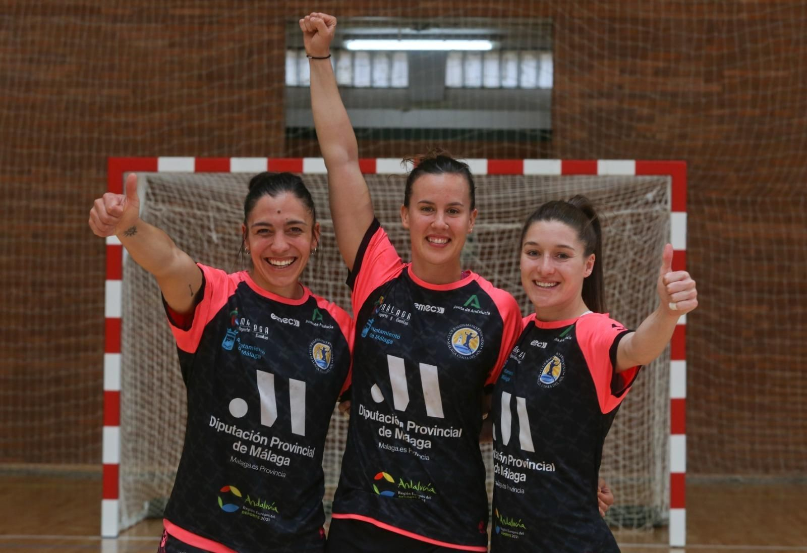 Estela Doiro, Silvia Arderius y Espe López posan en Carranque para este periódico. Estela Doiro, Silvia Arderius y Espe López posan en Carranque para este periódico.