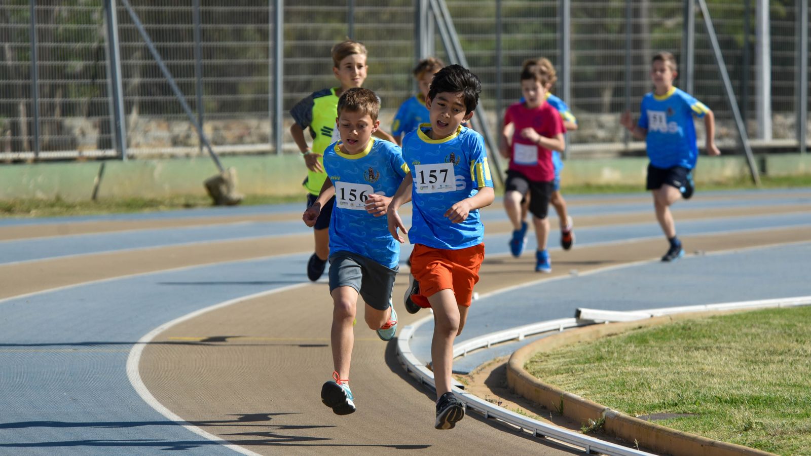 Final de los Juegos Municipales de Atletismo de Algeciras para categorías sub-8 y sub-10