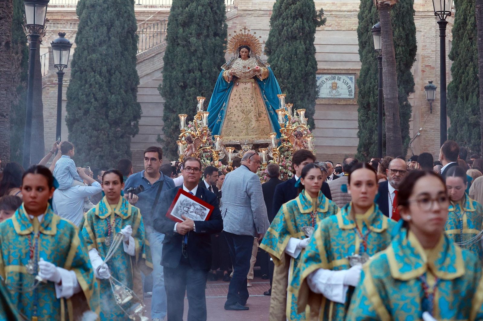 Imágenes del Rosario con la Virgen de los Ángeles