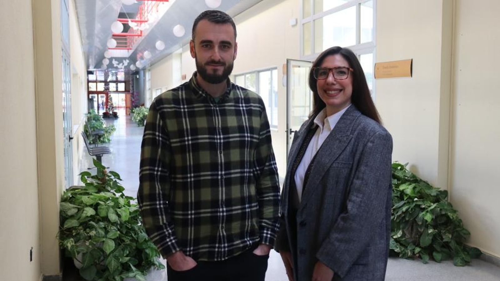Los investigadores Joaquín Rodríguez-Ruiz y Raquel Espejo Siles Los investigadores Joaquín Rodríguez-Ruiz y Raquel Espejo Siles