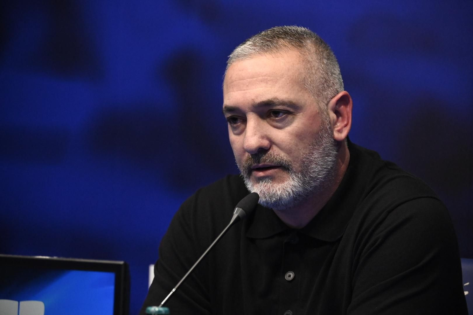 Imágenes de la presentación de Arzu como nuevo entrenador del Recreativo de Huelva