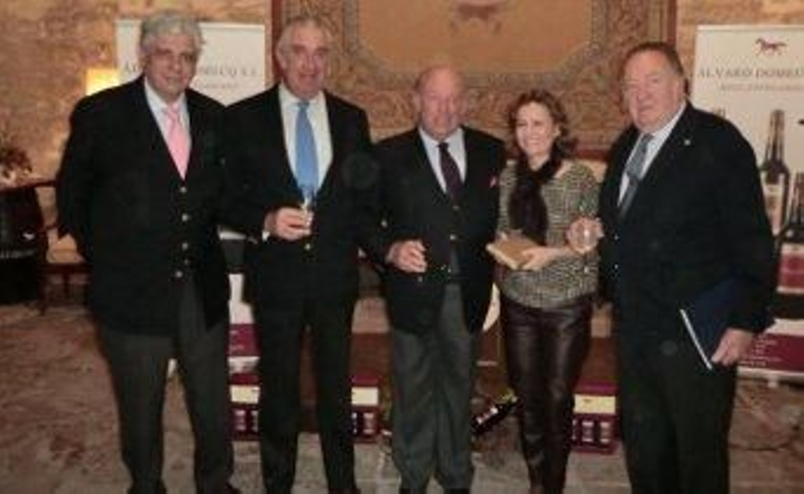 Leticia Domecq presenta una tesina que habla sobre la historia de su familia