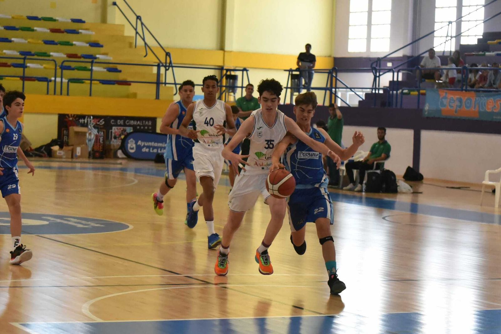 Las fotos de las semifinales del Cadeba infantil masculino de La Línea