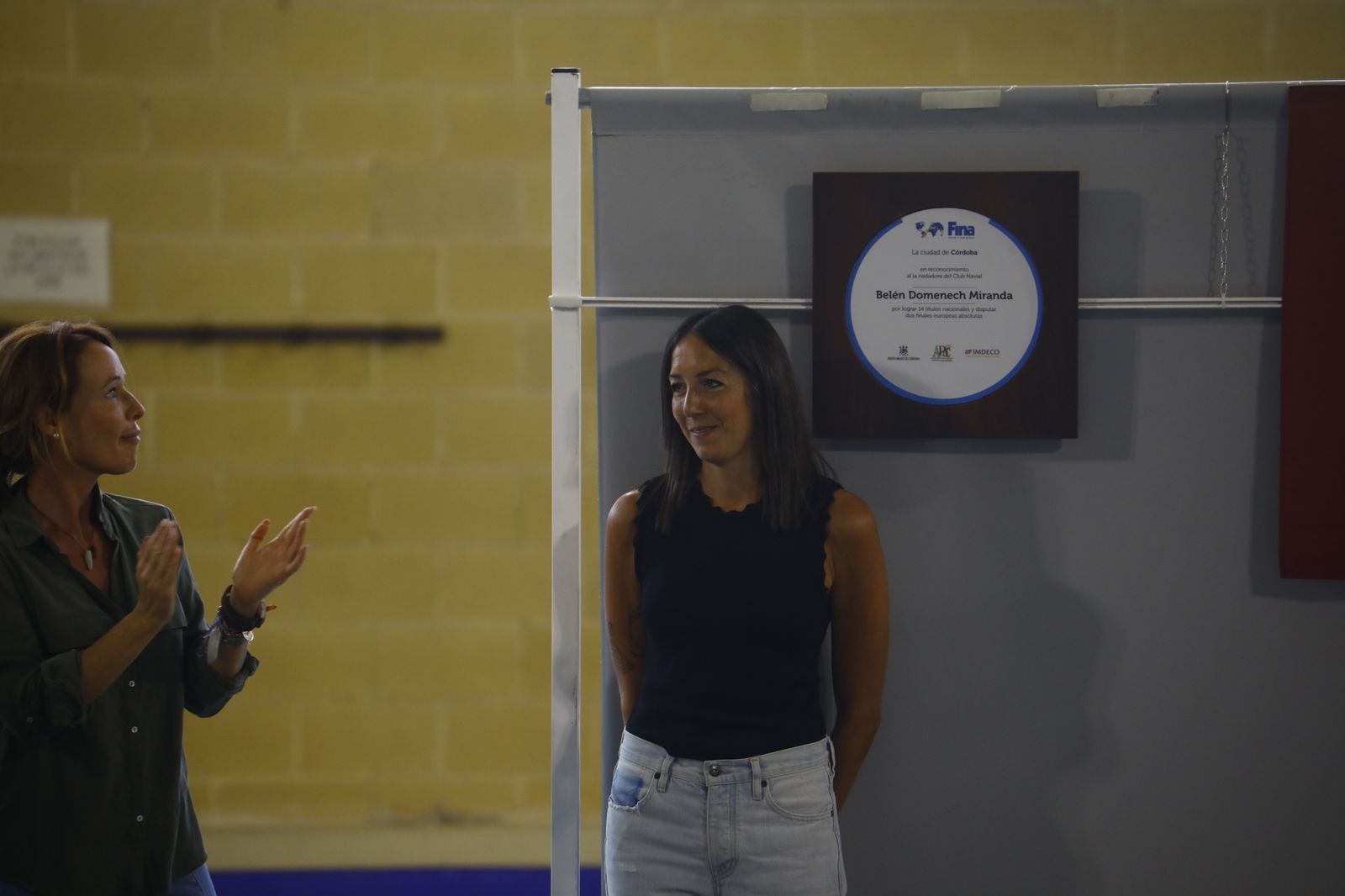 El homenaje de Córdoba a los nadadores Rafa Muñoz y Belén Domenech, en imágenes