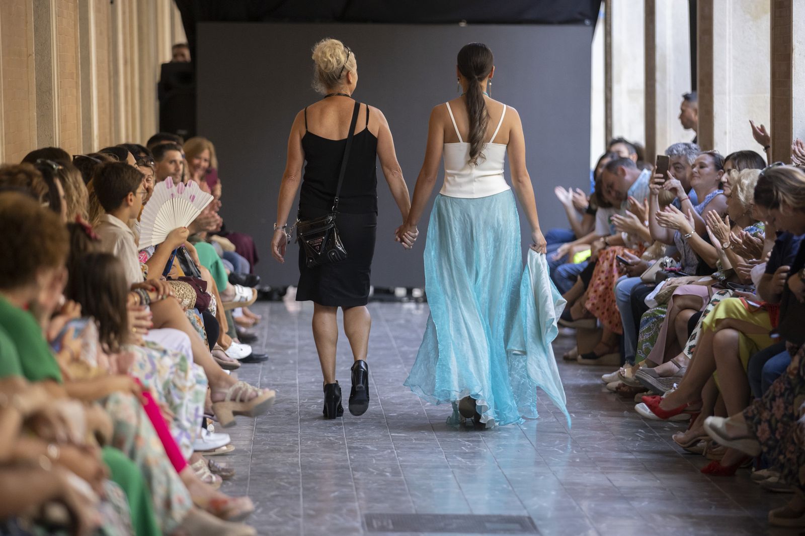 Imágenes del desfile 'Huelva provincia de moda' en la Gran Vía