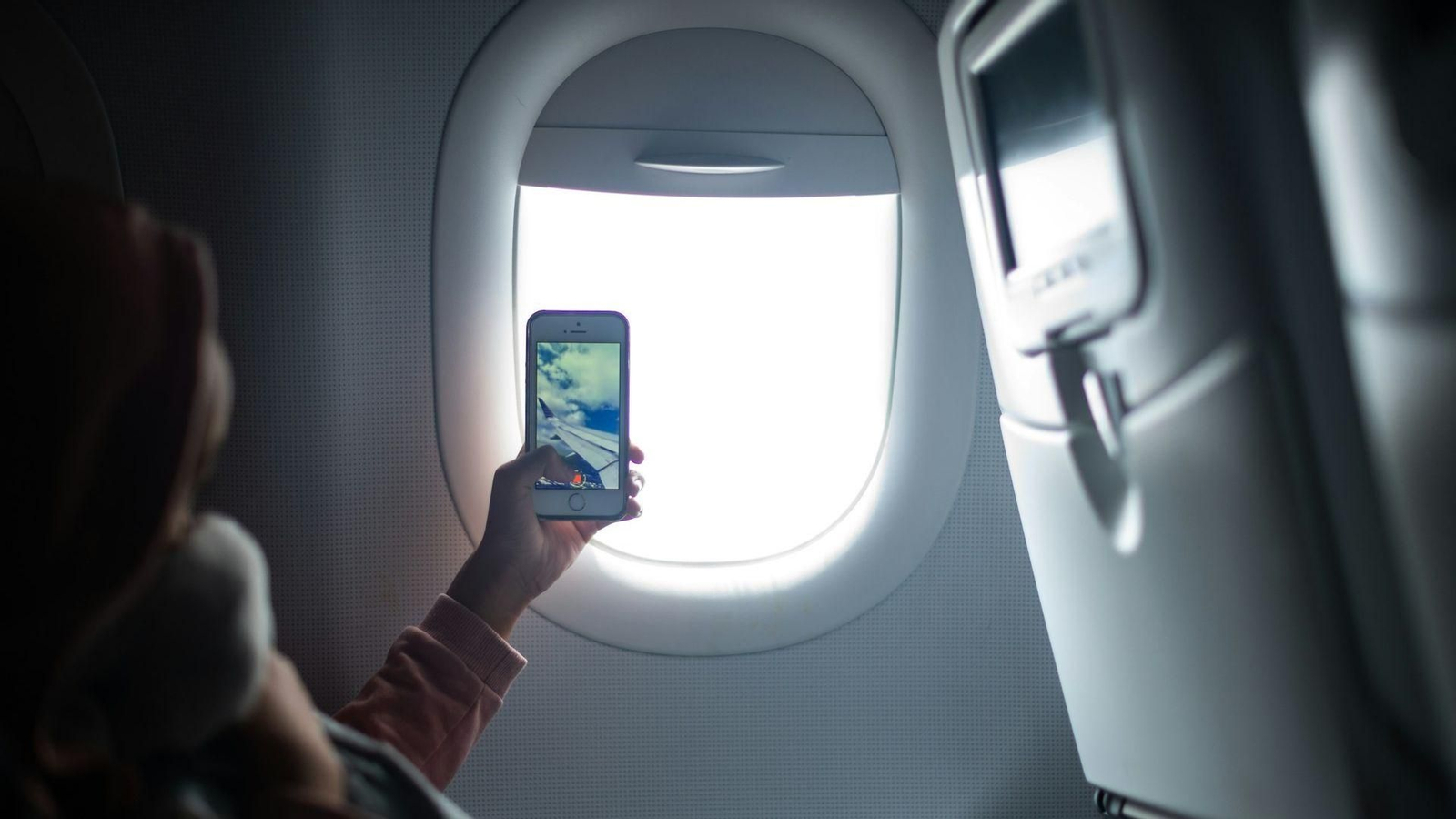 Cómo la tecnología eSIM ayuda a los viajeros andaluces a mantenerse conectados en el extranjero