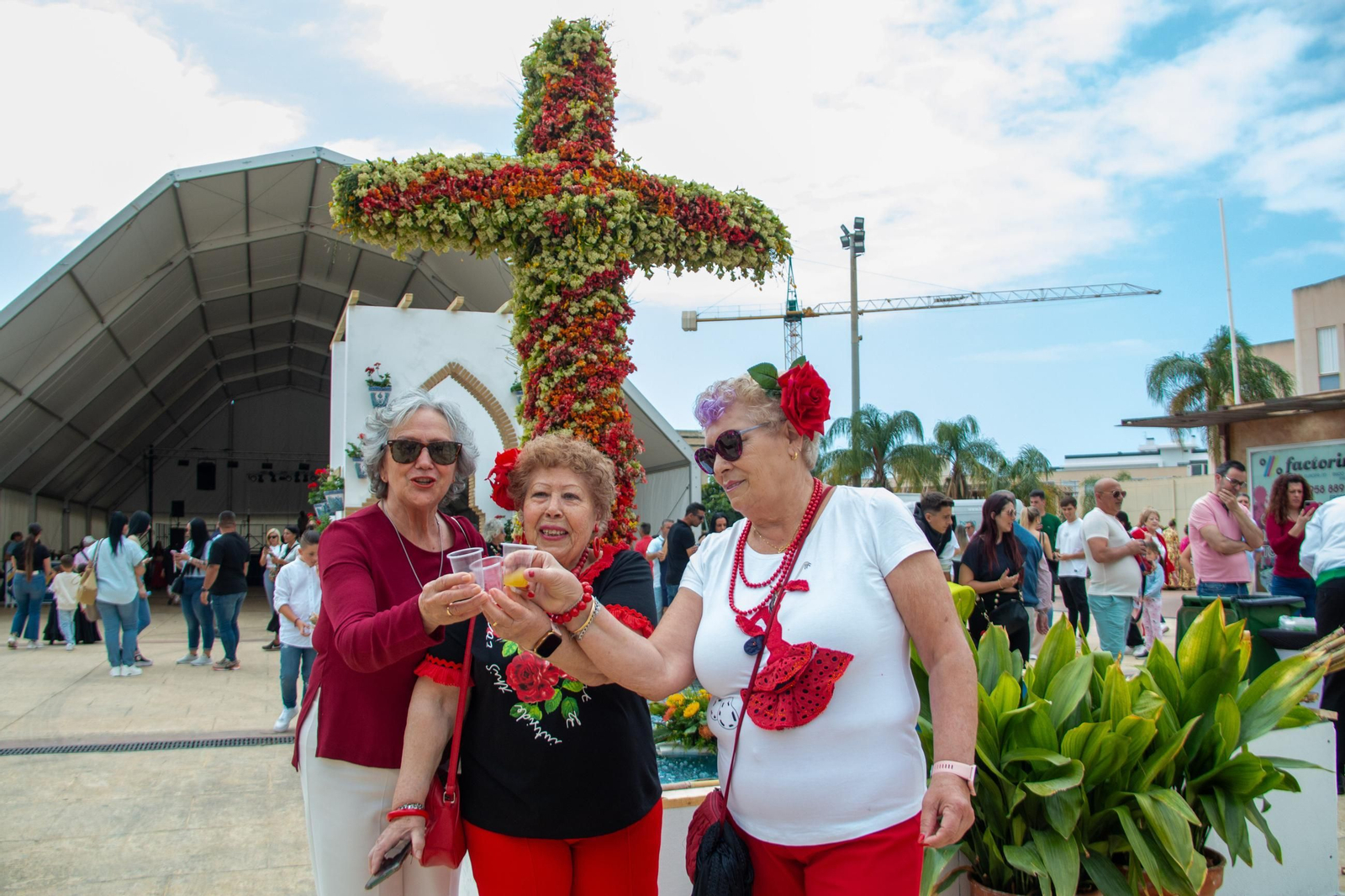 Así ha sido el inicio de las Cruces 2025 en Motril