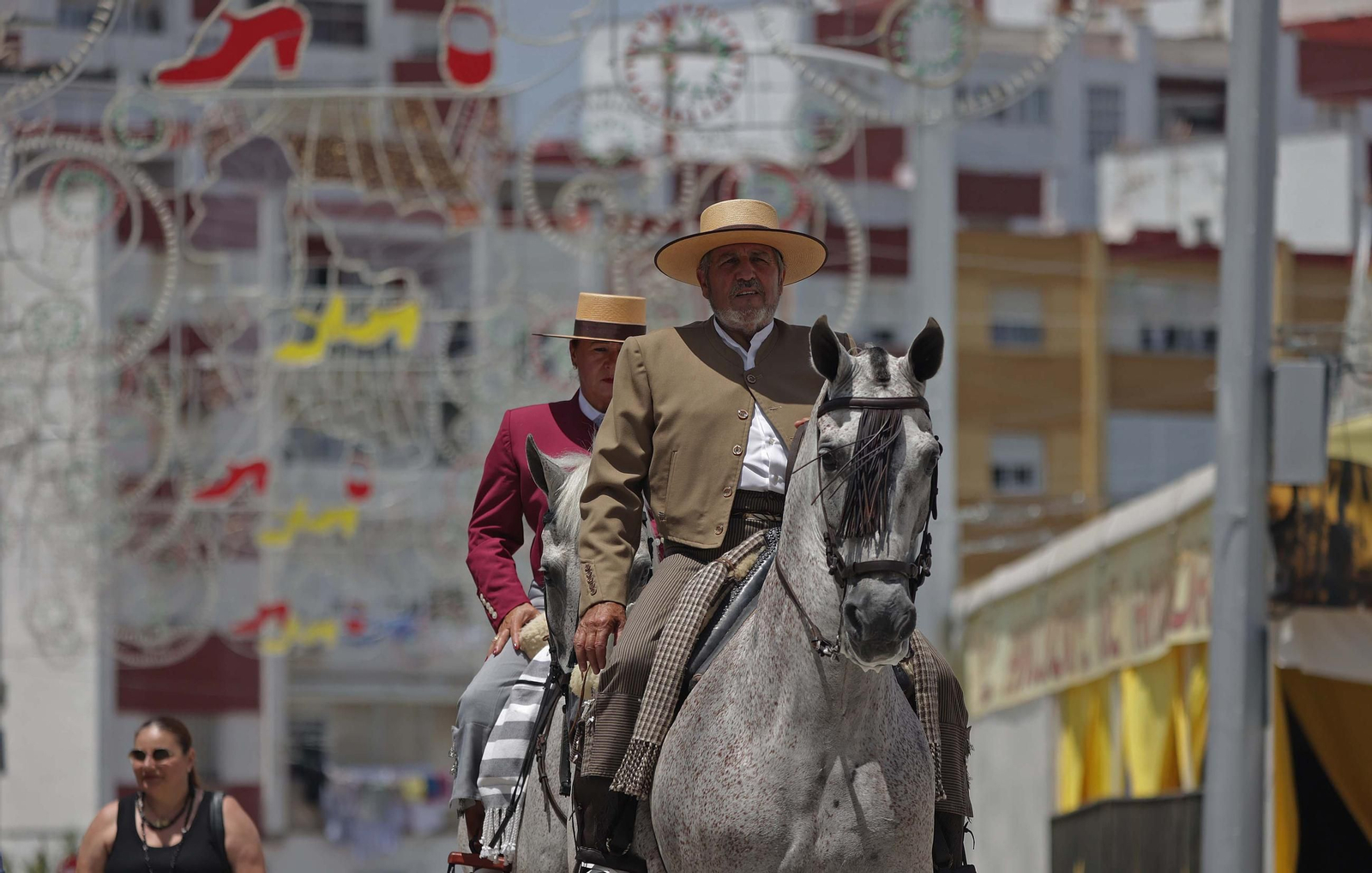 Búscate en las fotos del Domingo por Sevillanas de la Feria Real de Algeciras 2025