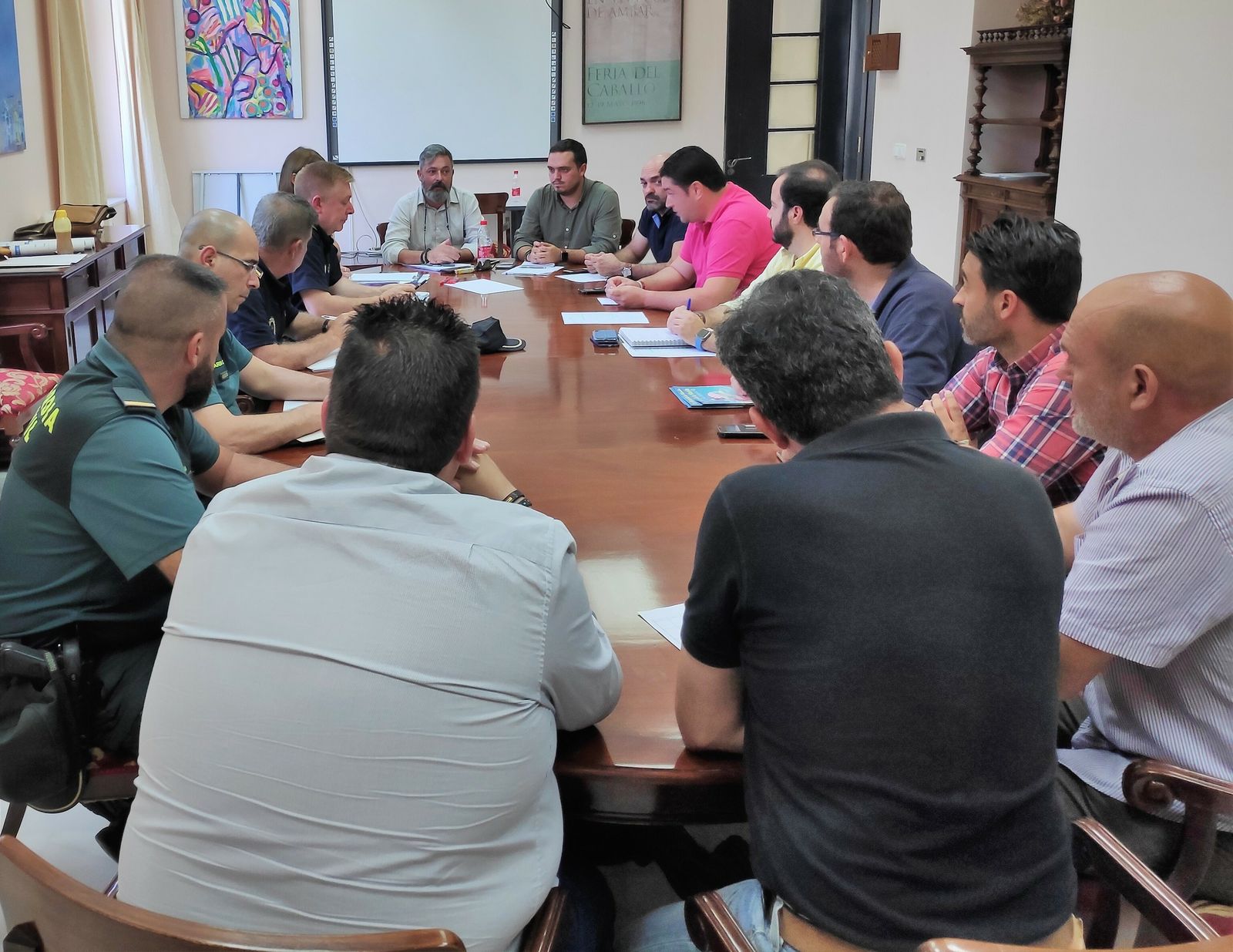 Un momento de la reunión de la Mesa de Seguridad de las ELA celebrada en el Ayuntamiento.