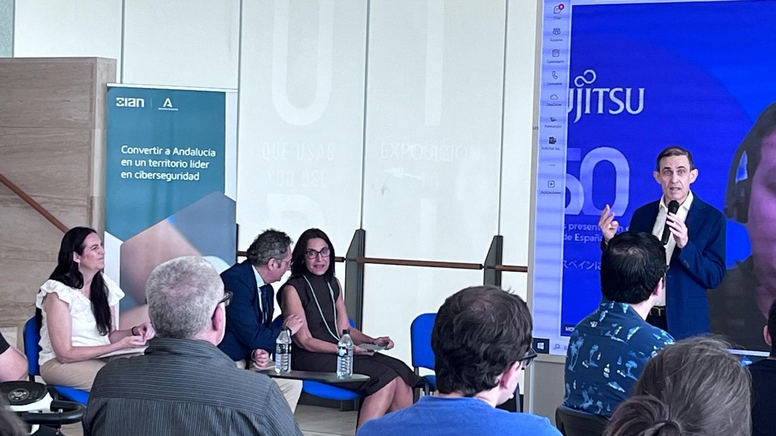 Asistentes a la celebración del el primer aniversario del Hub de DIversidad DIgital en Málaga.