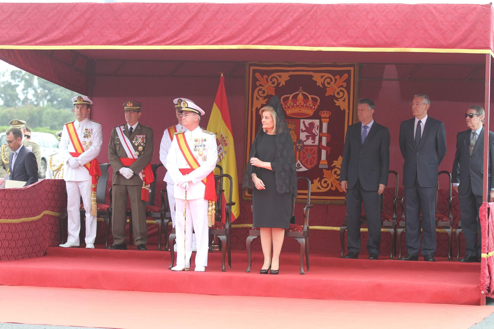 Entrega de la bandera de combate a la fragata Cristobal Colón