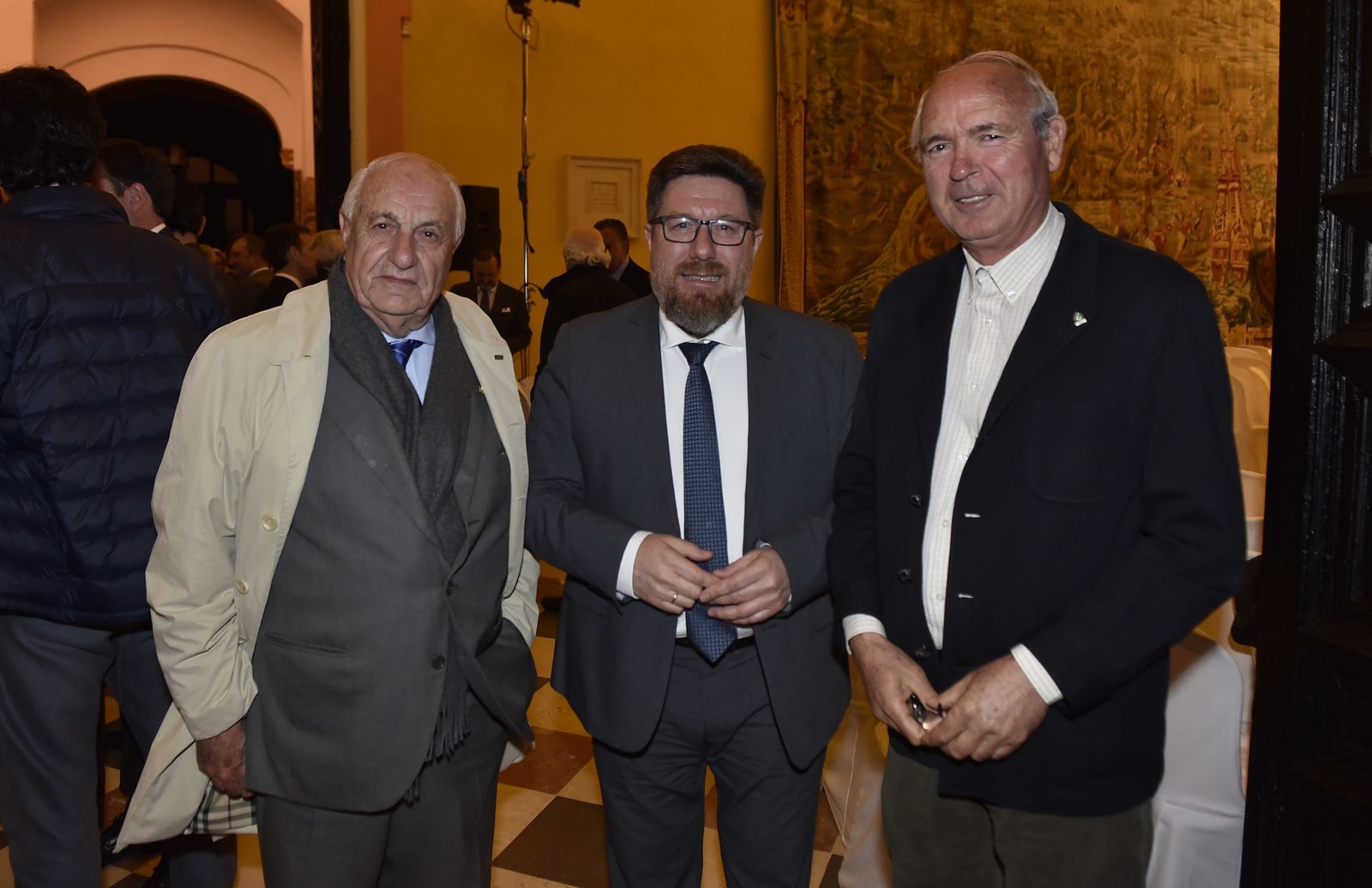 El empresario Juan Ramón Guillén, Rodrigo Sánchez Haro, consejero de Agricultura, y Francisco Casero.
