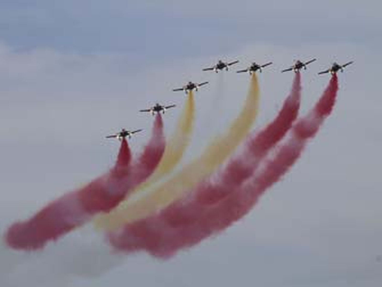 El 'V Festival Aéreo Internacional' aterriza en Cádiz