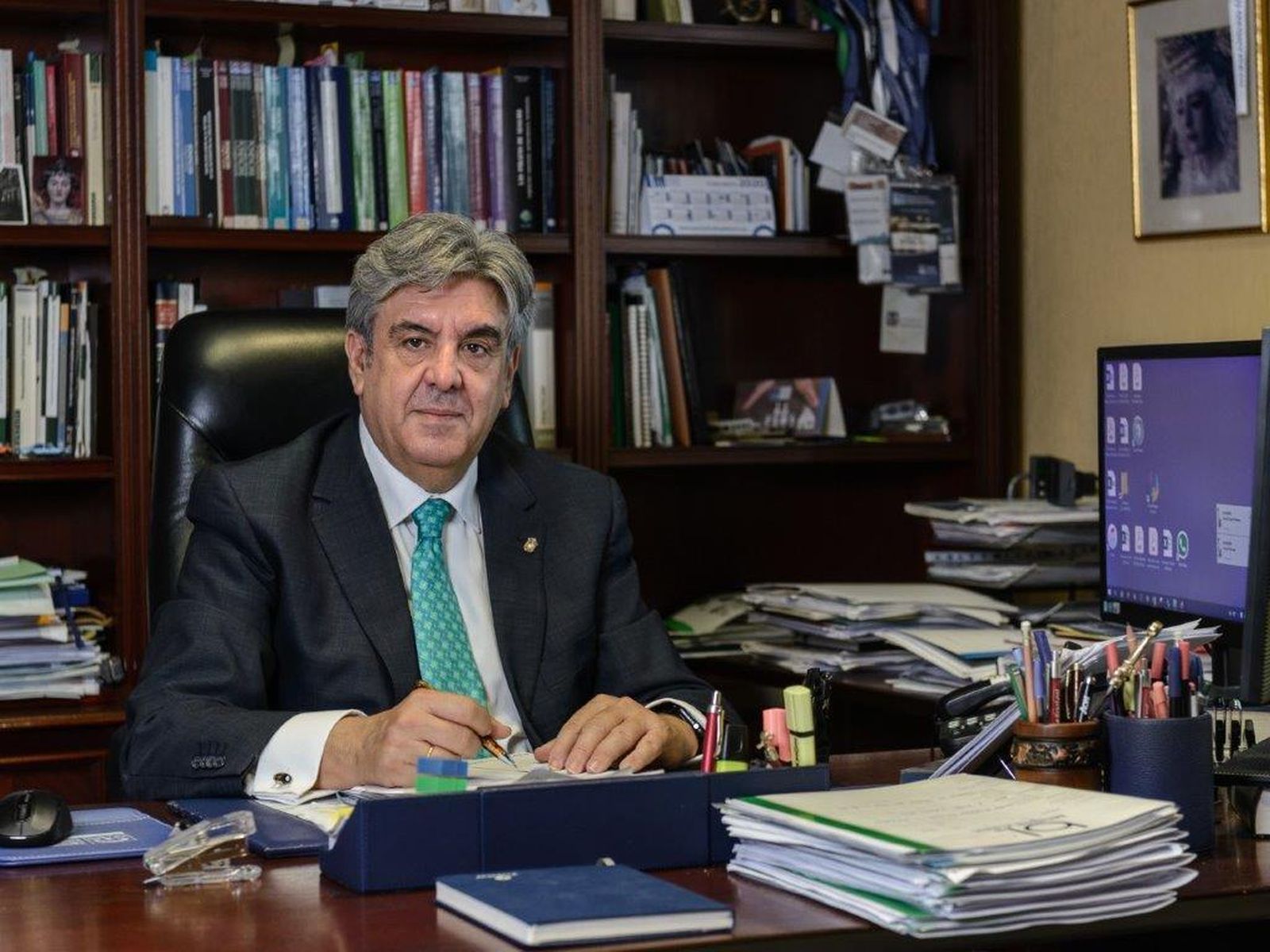 El abogado José Adolfo Baturone, candidato a decado del Colegio de Abogados.