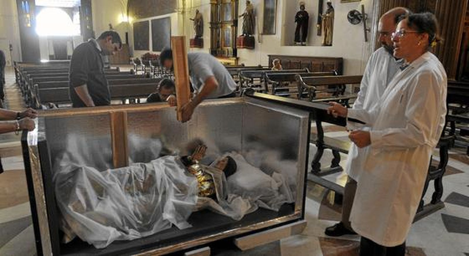 Las tallas de Martínez Montañez regresan a la Iglesia de la Anunciación.

Foto: Manuel Gómez