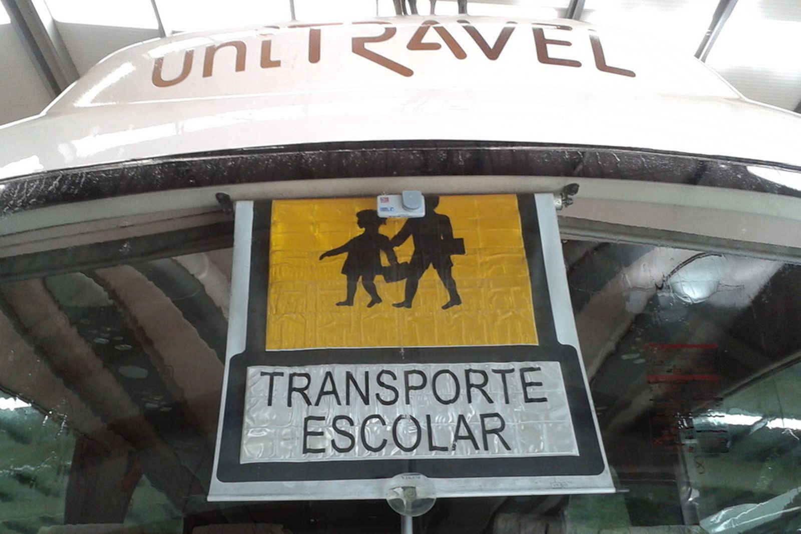 Un autobús de transporte escolar.