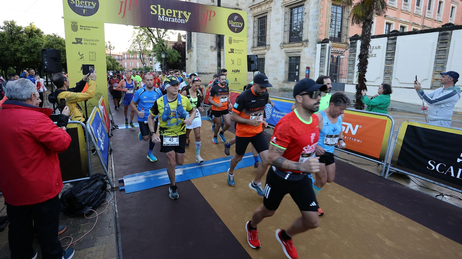 Búscate en la Sherry Maratón 2025 de Jerez (I)