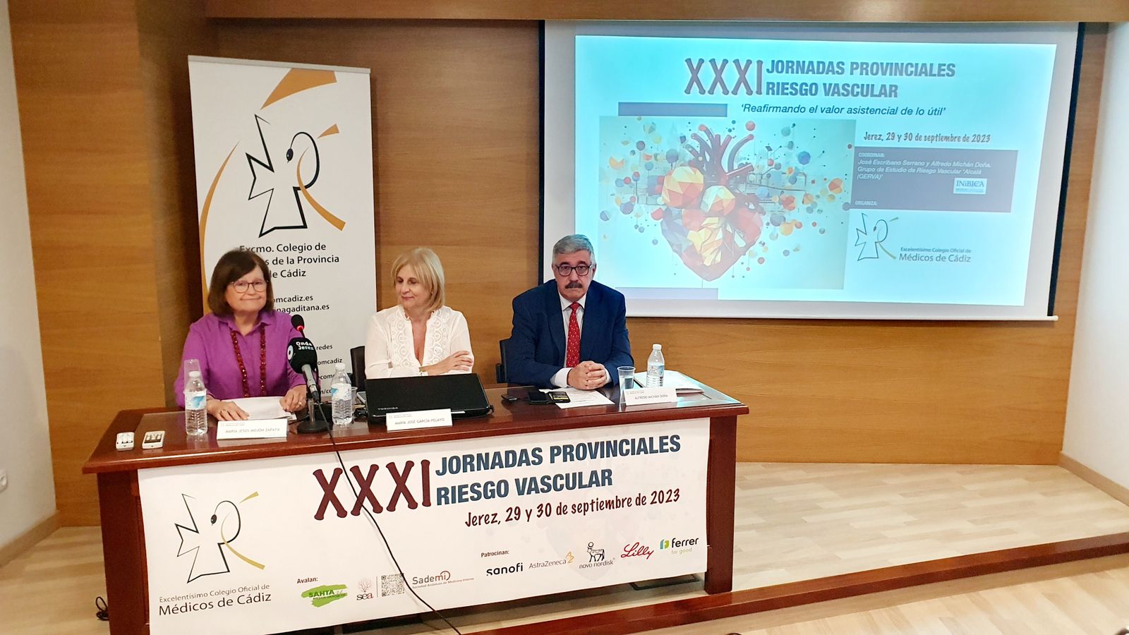 María Jesús Mojón, María José García-Pelayo y Alfredo Michán, en la inauguración de las Jornadas.