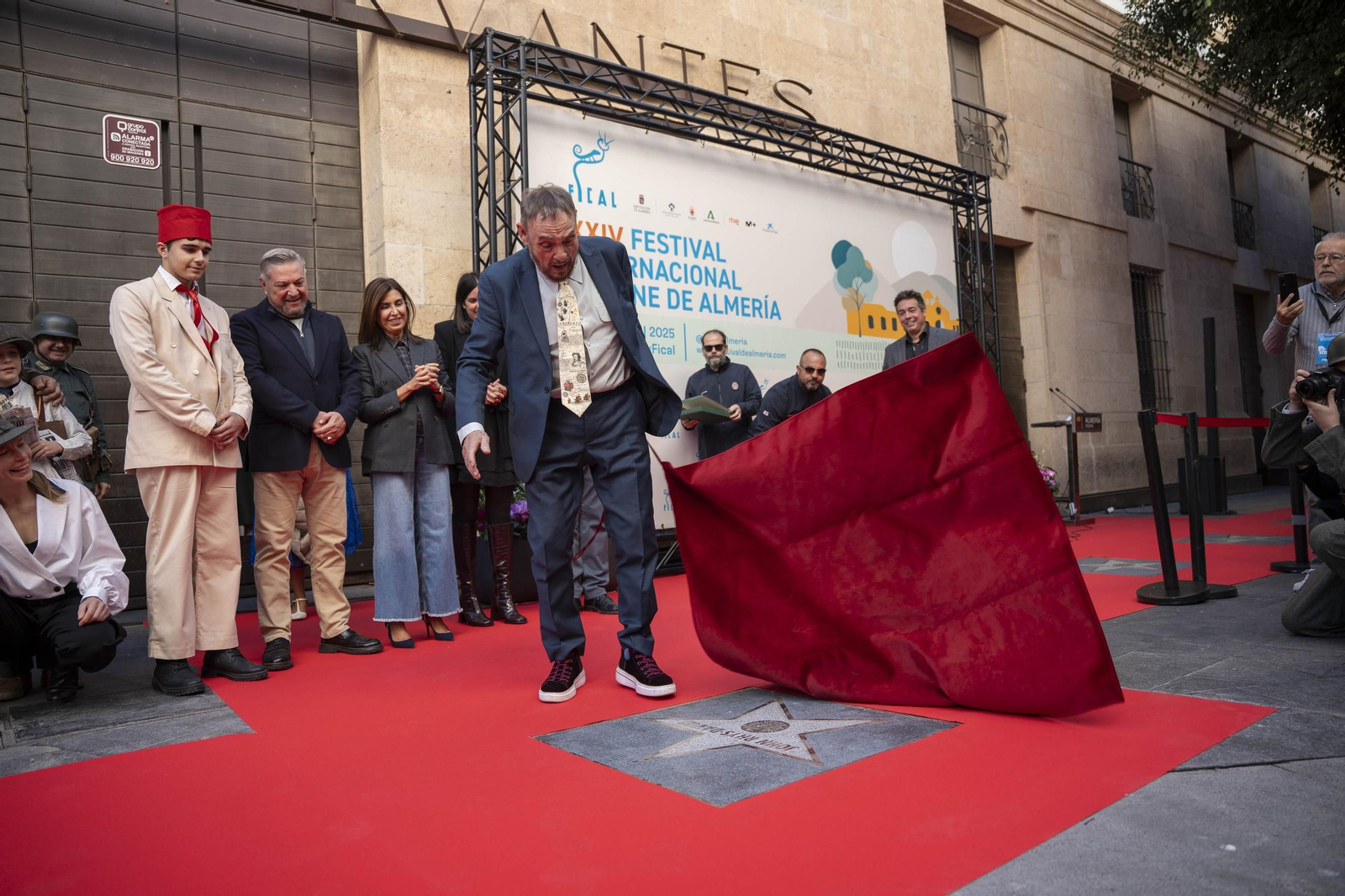 La estrella a JOHN RHYS-DAVIES luce en el paseo de la fama de Almería